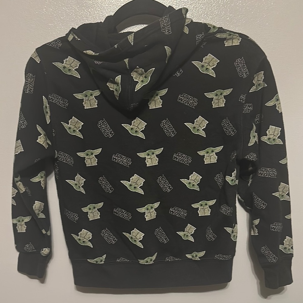 Star Wars Black Hoodie with Iconic Character Design Yoda - Picture 4 of 6